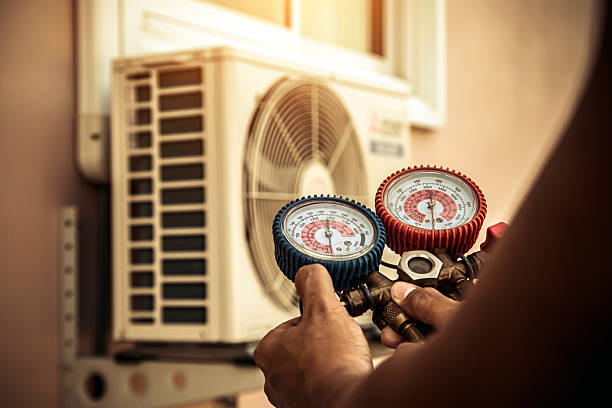 Professional Hvac technician working in Greenfield, IL
